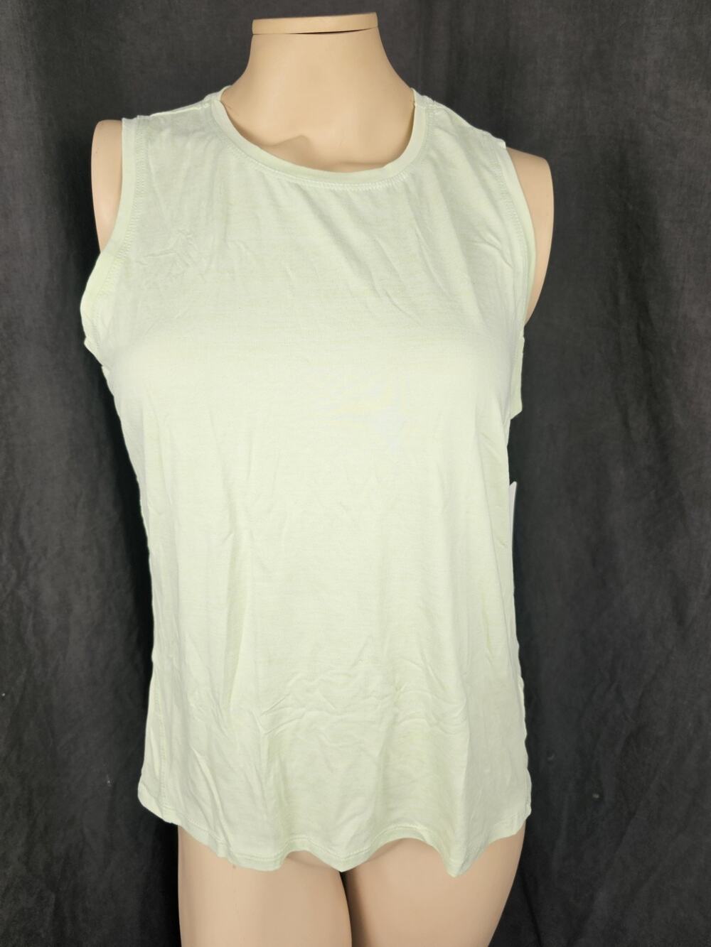 NWT Danskin Women Active Breathe Tank Top Sleeveless Athletic Gym Performance M